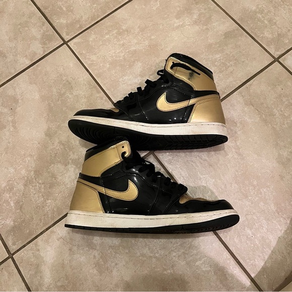 Nike Air Jordan 1 Retro High NRG
Patent Gold Toe - Picture 4 of 11